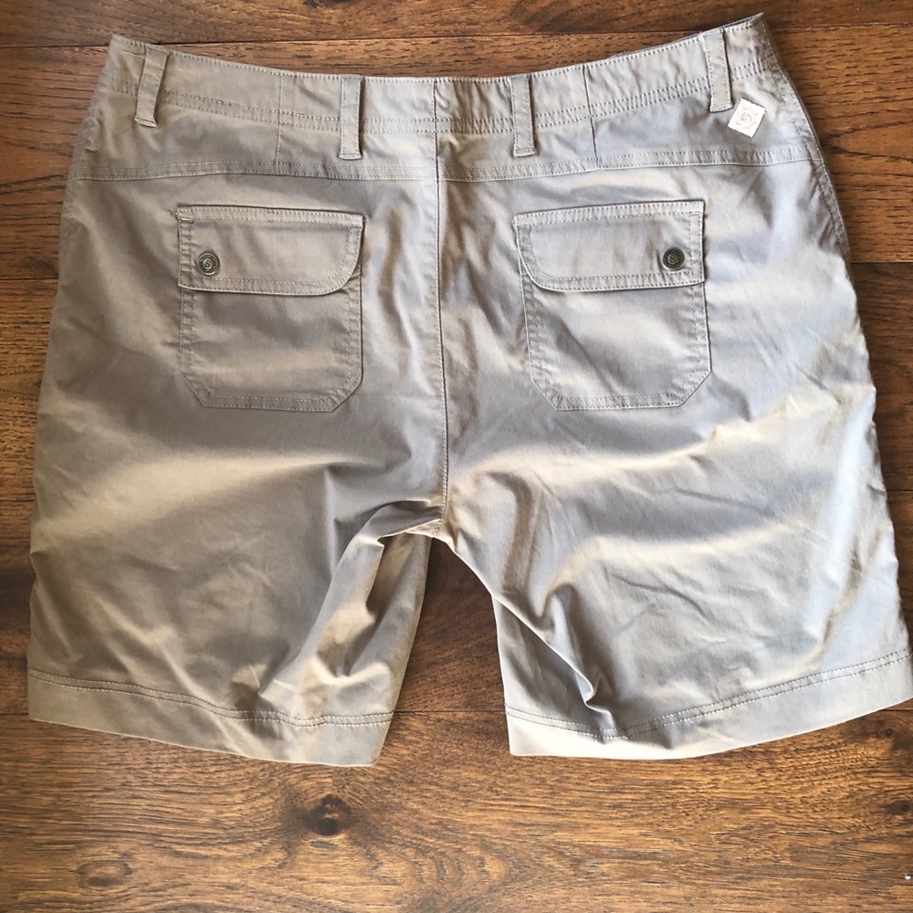 Sahalie Khaki Shorts